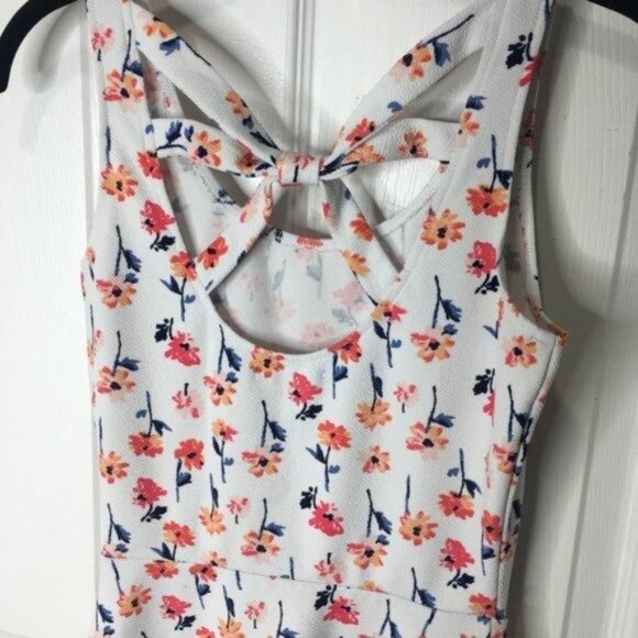 Maurices Fit & Flare Dress XS White Blue Floral Stretch Scoop Cut Out Back - Picture 3 of 7